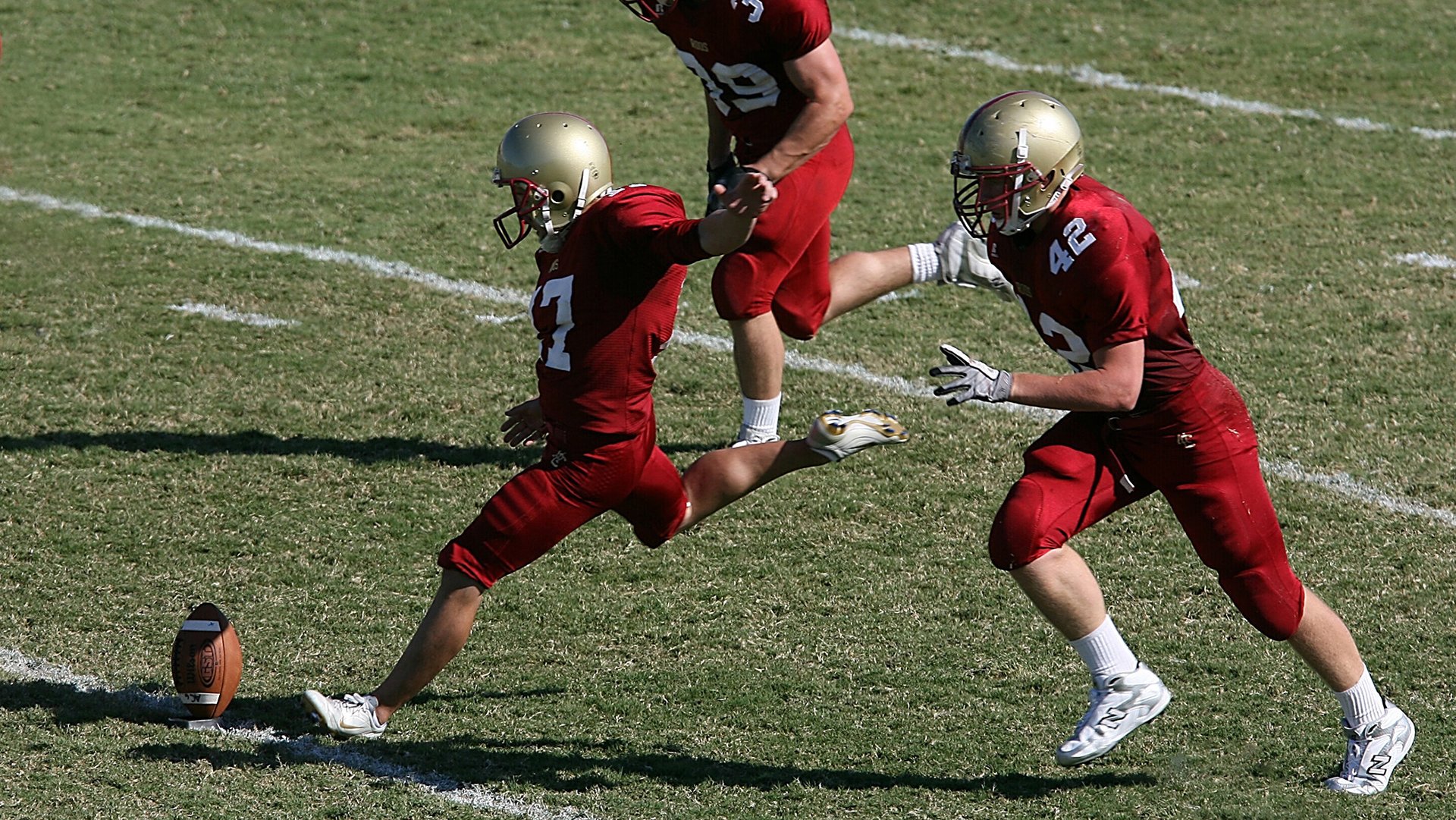 南半球绿茵对决，罗德里持续制造杀伤，新西兰力克智利