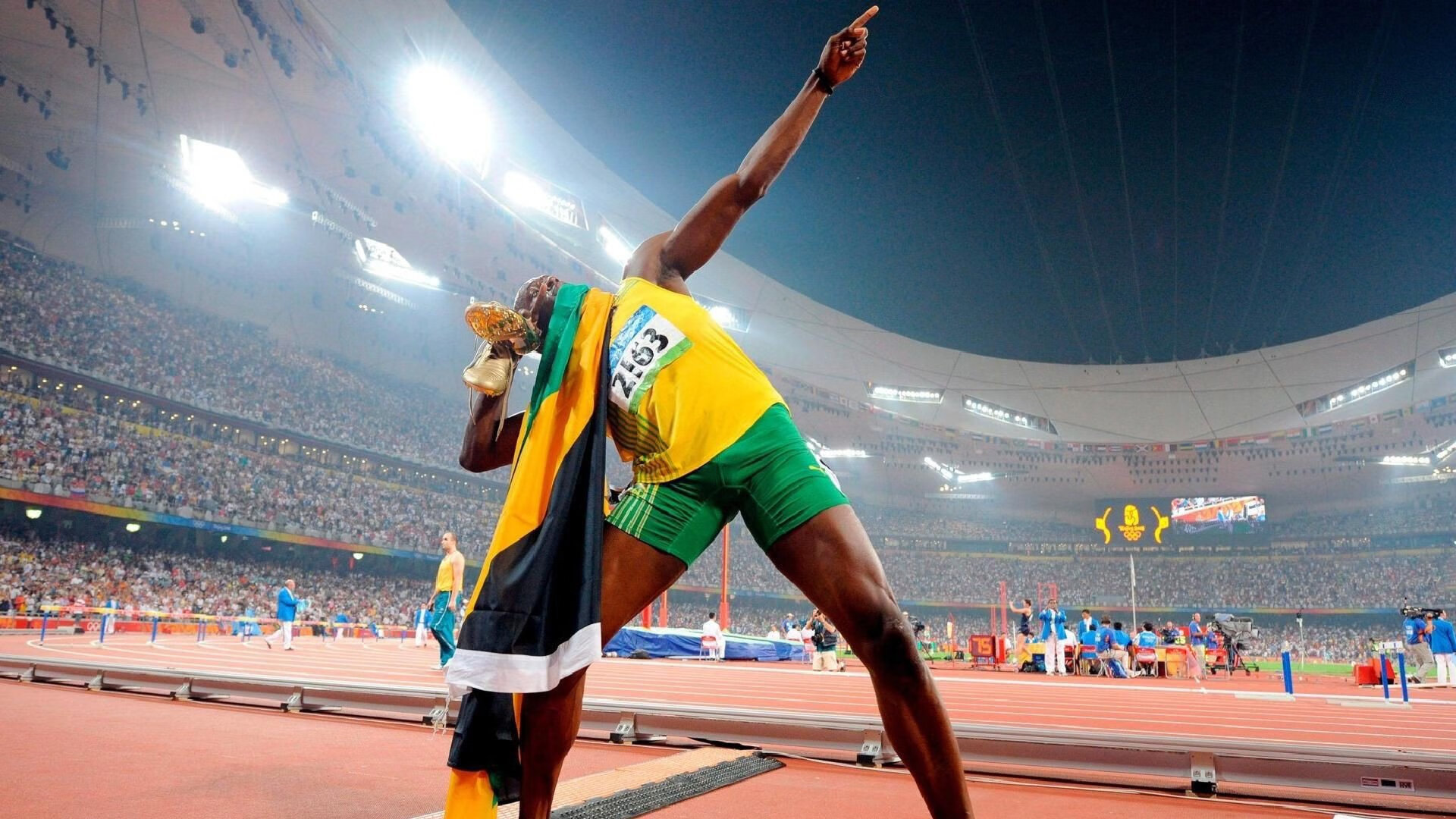 绿茵场上的双城记，贝蒂斯稳如磐石，莫德里奇逆境绽放